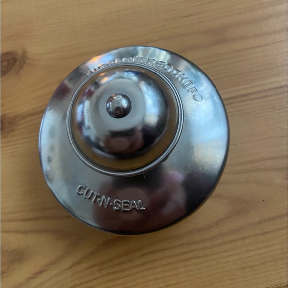 Pampered Chef Cut N Seal, cut everything biscuits to uncrusted sandwiches, NWT - Picture 1 of 4